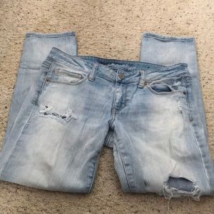Light Wash American Eagle Jeans